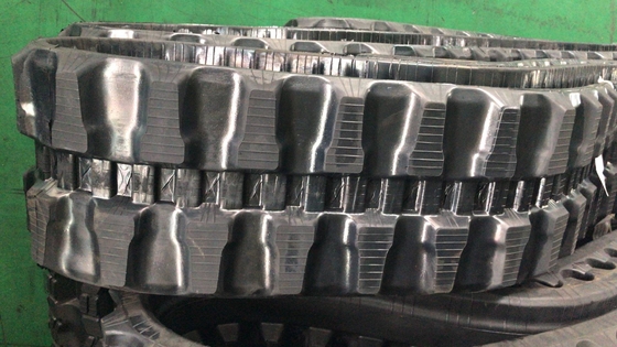 300 X 52.5 X 82W สายยางสําหรับเครื่องขุดสําหรับเครื่องก่อสร้างเครื่องขุด