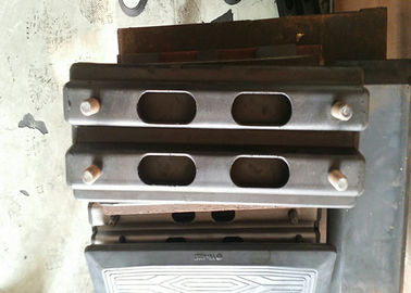 Black M14 Bolt เกี่ยวกับ Rubber Track Pads สำหรับเครื่องกลึงแบบ Cold Planer / Road Milling