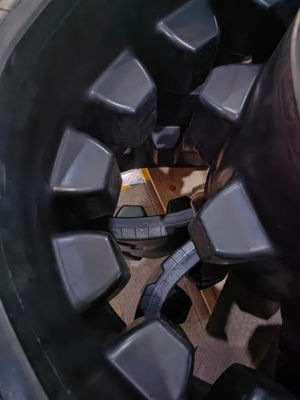406x152.4x52 เครื่องติดตั้งถนนยางสําหรับ Dynapac F141CR/R141CS
