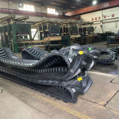 ชาลเจนเจอร์ MT800 เกษตรกลาก สายยาง หน้ากว้าง 30 นิ้ว จํานวนเล็กของคลังที่ว่าง จําหน่ายโดยตรงจากโรงงาน