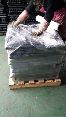 90 Pitch Chain บนแผ่นยางรอง 49 มม. ความสูง ISO9001