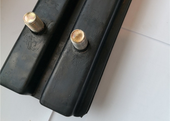 Bolt On Rubber Track Shoes ความกว้าง 150mm Excavator Track Pads